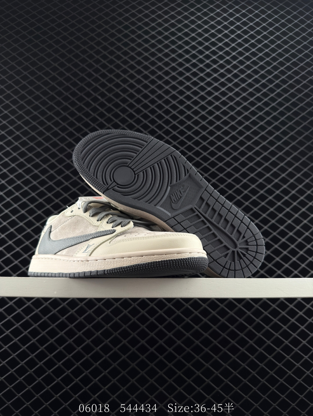 Travis Scott x Air Jordan 1 ” Reverse Mocha “